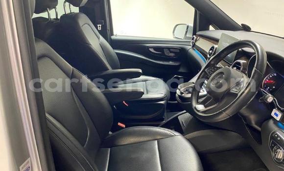 Nunua Ilio tumika Mercedes Viano Silver Gari ndani ya Bulembu nchini Hhohho Nunua Ilio tumika Mercedes Viano Silver Gari ndani ya Bulembu nchini Hhohho