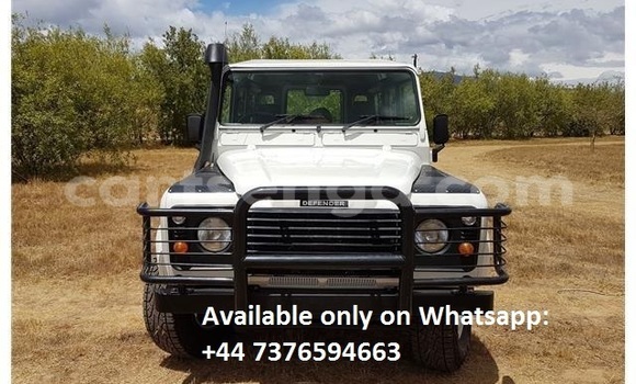Nunua Ilio tumika Land Rover Defender White Gari ndani ya Mbabane nchini Manzini Nunua Ilio tumika Land Rover Defender White Gari ndani ya Mbabane nchini Manzini