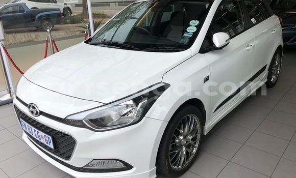 Acheter Occasion Voiture Hyundai i20 Blanc à Malkerns, Manzini Acheter Occasion Voiture Hyundai i20 Blanc à Malkerns, Manzini