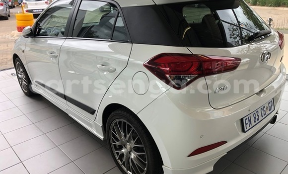Acheter Occasion Voiture Hyundai i20 Blanc à Malkerns, Manzini Acheter Occasion Voiture Hyundai i20 Blanc à Malkerns, Manzini