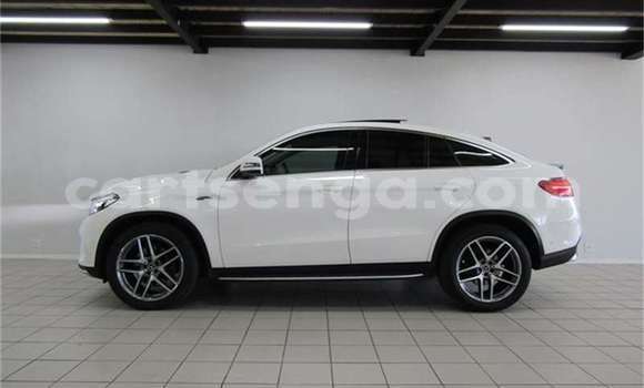 Nunua Ilio tumika Mercedes‒Benz G-klasse AMG White Gari ndani ya Big Bend nchini Wilaya ya Lubombo Nunua Ilio tumika Mercedes‒Benz G-klasse AMG White Gari ndani ya Big Bend nchini Wilaya ya Lubombo