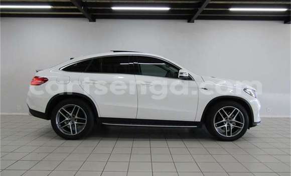 Nunua Ilio tumika Mercedes‒Benz G-klasse AMG White Gari ndani ya Big Bend nchini Wilaya ya Lubombo Nunua Ilio tumika Mercedes‒Benz G-klasse AMG White Gari ndani ya Big Bend nchini Wilaya ya Lubombo