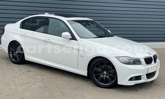 Nunua Ilio tumika BMW 3200 White Gari ndani ya Bhunya nchini Manzini