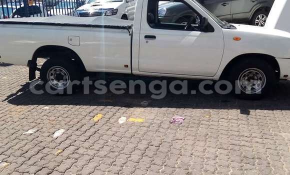Buy Used Nissan NP 300 White Car in Bhunya in Manzini Buy Used Nissan NP 300 White Car in Bhunya in Manzini