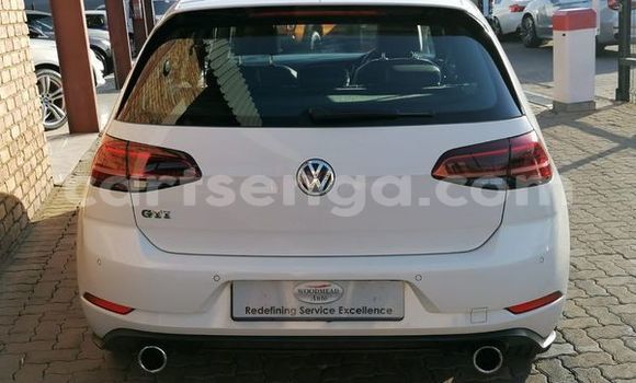 Nunua Ilio tumika Volkswagen Golf GTI White Gari ndani ya Kwaluseni nchini Manzini Nunua Ilio tumika Volkswagen Golf GTI White Gari ndani ya Kwaluseni nchini Manzini