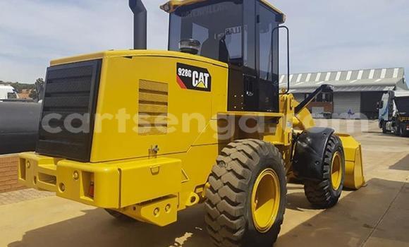 Nunua Ilio tumika Caterpillar 120 Beige Lori ndani ya Ezulwini nchini Hhohho Nunua Ilio tumika Caterpillar 120 Beige Lori ndani ya Ezulwini nchini Hhohho