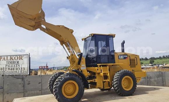 Nunua Ilio tumika Caterpillar 120 Beige Lori ndani ya Ezulwini nchini Hhohho Nunua Ilio tumika Caterpillar 120 Beige Lori ndani ya Ezulwini nchini Hhohho