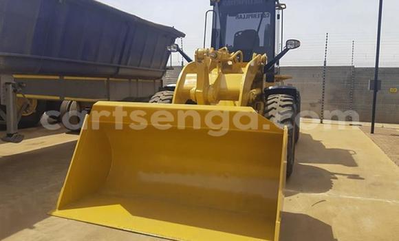 Nunua Ilio tumika Caterpillar 120 Beige Lori ndani ya Ezulwini nchini Hhohho Nunua Ilio tumika Caterpillar 120 Beige Lori ndani ya Ezulwini nchini Hhohho