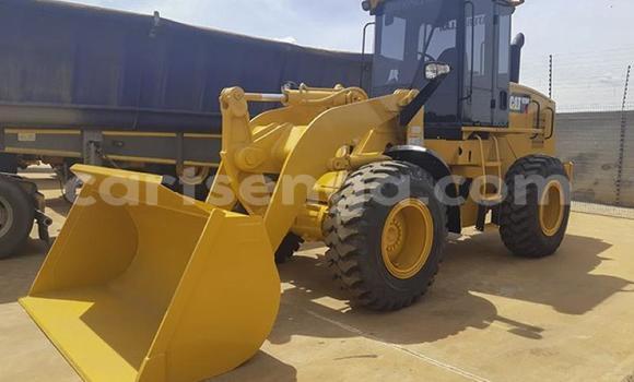 Nunua Ilio tumika Caterpillar 120 Beige Lori ndani ya Ezulwini nchini Hhohho Nunua Ilio tumika Caterpillar 120 Beige Lori ndani ya Ezulwini nchini Hhohho