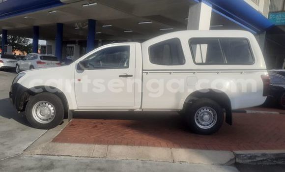 Nunua Ilio tumika Isuzu KB White Gari ndani ya Big Bend nchini Wilaya ya Lubombo