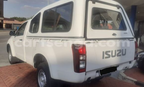 Acheter Occasion Voiture Isuzu KB Blanc à Big Bend, Lubombo District Acheter Occasion Voiture Isuzu KB Blanc à Big Bend, Lubombo District