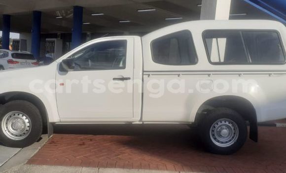 Acheter Occasion Voiture Isuzu KB Blanc à Big Bend, Lubombo District Acheter Occasion Voiture Isuzu KB Blanc à Big Bend, Lubombo District