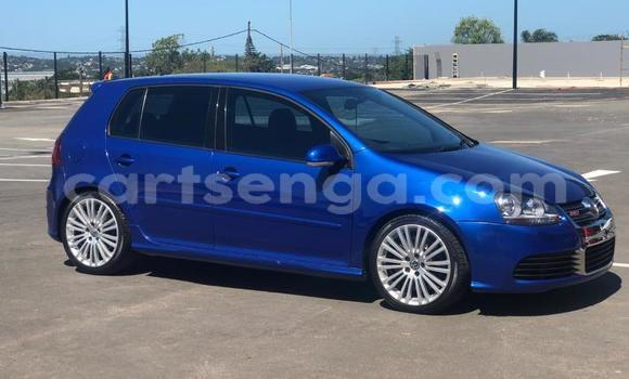 Buy Used Volkswagen Golf R Blue Car in Ezulwini in Hhohho Buy Used Volkswagen Golf R Blue Car in Ezulwini in Hhohho