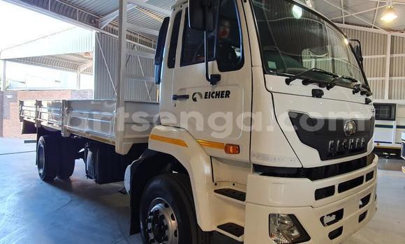 Acheter Occasion Utilitaire Hino 300 Series Blanc à Mbabane, Manzini Acheter Occasion Utilitaire Hino 300 Series Blanc à Mbabane, Manzini