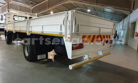 Acheter Occasion Utilitaire Hino 300 Series Blanc à Mbabane, Manzini Acheter Occasion Utilitaire Hino 300 Series Blanc à Mbabane, Manzini