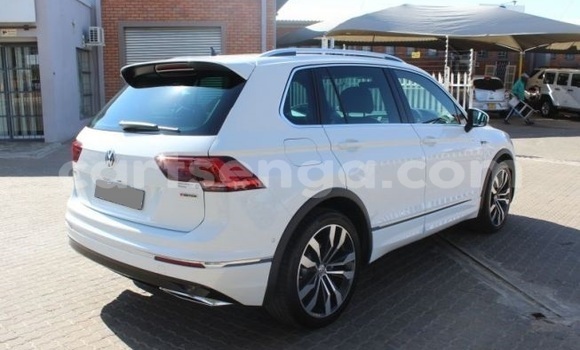 Buy Used Volkswagen Tiguan White Car in Mbabane in Manzini Buy Used Volkswagen Tiguan White Car in Mbabane in Manzini