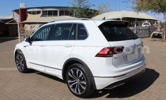 Buy Used Volkswagen Tiguan White Car in Mbabane in Manzini Buy Used Volkswagen Tiguan White Car in Mbabane in Manzini