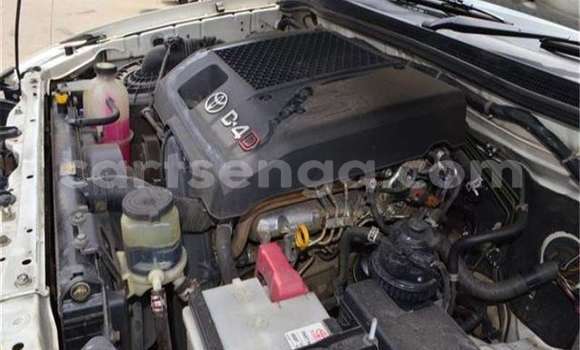 Buy Used Toyota Hilux White Car in Bhunya in Manzini Buy Used Toyota Hilux White Car in Bhunya in Manzini