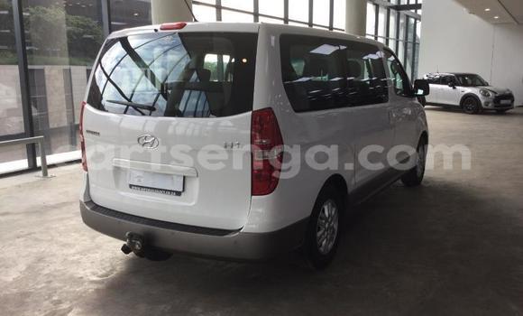 Buy Used Hyundai H1 White Car in Manzini in Manzini Buy Used Hyundai H1 White Car in Manzini in Manzini