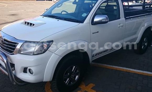 Buy Used Toyota Hilux White Car in Ezulwini in Hhohho