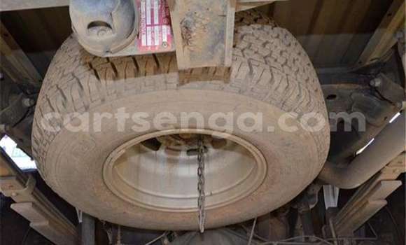 Buy Used Toyota Hilux White Car in Bhunya in Manzini Buy Used Toyota Hilux White Car in Bhunya in Manzini