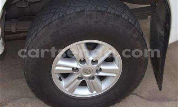 Buy Used Toyota Hilux White Car in Bhunya in Manzini Buy Used Toyota Hilux White Car in Bhunya in Manzini