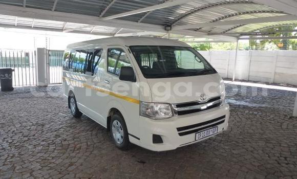 Buy Used Toyota Hiace White Car in Big Bend in Lubombo Buy Used Toyota Hiace White Car in Big Bend in Lubombo