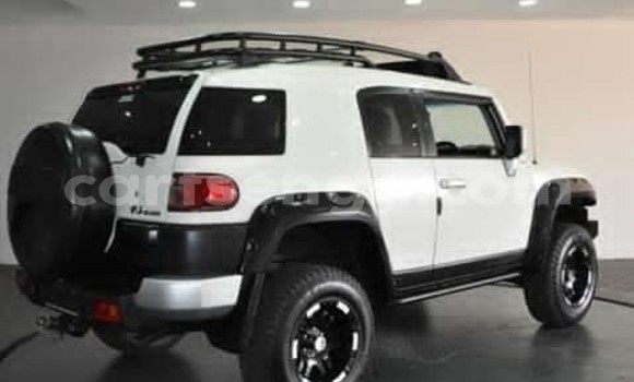 Buy Used Toyota FJ Cruiser White Car in Ezulwini in Hhohho