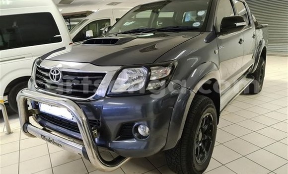 Nunua Ilio tumika Toyota Hilux Black Gari ndani ya Manzini nchini Manzini