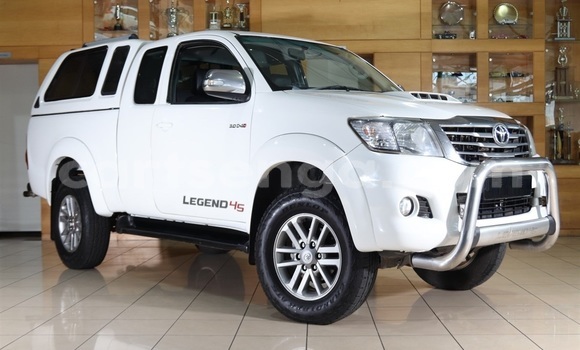 Buy Used Toyota Hilux White Car in Manzini in Manzini