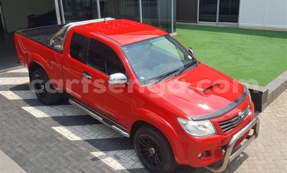 Nunua Ilio tumika Toyota Hilux Red Gari ndani ya Manzini nchini Manzini