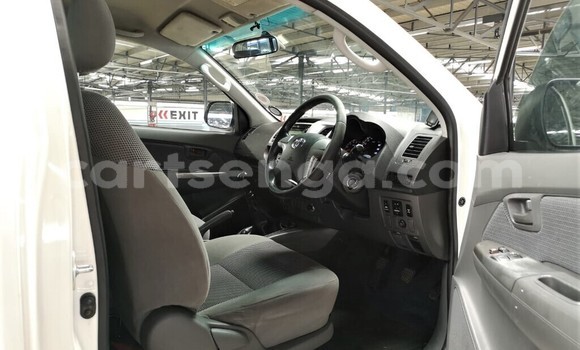 Buy Used Toyota Hilux White Car in Manzini in Manzini Buy Used Toyota Hilux White Car in Manzini in Manzini