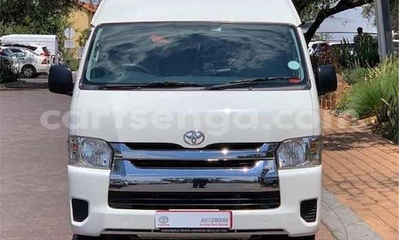 Buy Used Toyota Hiace White Car in Hlatikulu in Shiselweni District Buy Used Toyota Hiace White Car in Hlatikulu in Shiselweni District
