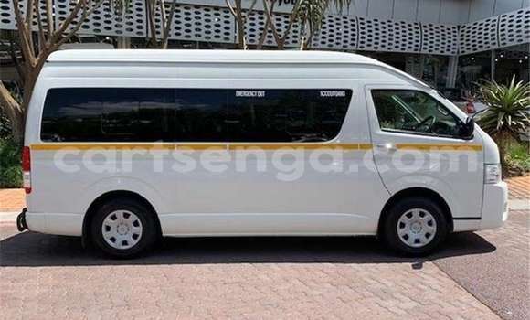 Buy Used Toyota Hiace White Car in Hlatikulu in Shiselweni District Buy Used Toyota Hiace White Car in Hlatikulu in Shiselweni District