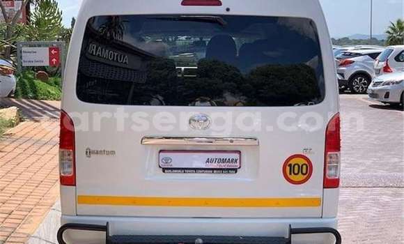 Buy Used Toyota Hiace White Car in Hlatikulu in Shiselweni District Buy Used Toyota Hiace White Car in Hlatikulu in Shiselweni District