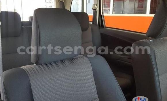 Nunua Ilio tumika Toyota Avanza Silver Gari ndani ya Ezulwini nchini Hhohho Nunua Ilio tumika Toyota Avanza Silver Gari ndani ya Ezulwini nchini Hhohho