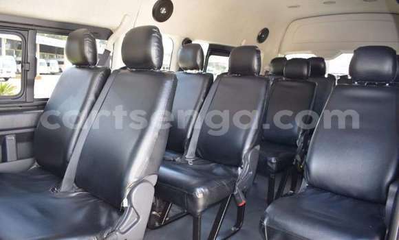 Buy Used Toyota Hiace White Car in Ezulwini in Hhohho Buy Used Toyota Hiace White Car in Ezulwini in Hhohho