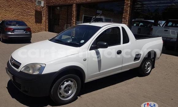 Nunua Ilio tumika Opel Corsa White Gari ndani ya Bulembu nchini Hhohho Nunua Ilio tumika Opel Corsa White Gari ndani ya Bulembu nchini Hhohho