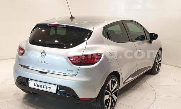 Nunua Ilio tumika Renault KWID Silver Gari ndani ya Bulembu nchini Hhohho Nunua Ilio tumika Renault KWID Silver Gari ndani ya Bulembu nchini Hhohho