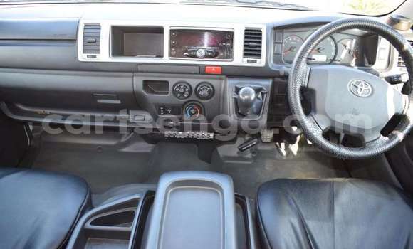 Buy Used Toyota Hiace White Car in Ezulwini in Hhohho Buy Used Toyota Hiace White Car in Ezulwini in Hhohho