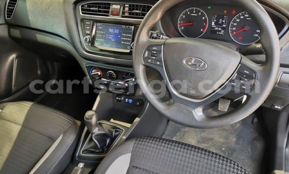 Nunua Ilio tumika Hyundai i20 Silver Gari ndani ya Ezulwini nchini Hhohho Nunua Ilio tumika Hyundai i20 Silver Gari ndani ya Ezulwini nchini Hhohho