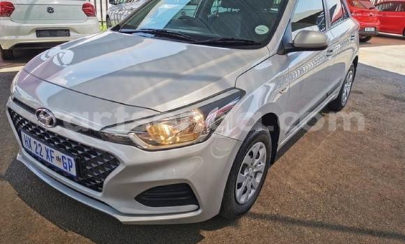 Nunua Ilio tumika Hyundai i20 Silver Gari ndani ya Ezulwini nchini Hhohho Nunua Ilio tumika Hyundai i20 Silver Gari ndani ya Ezulwini nchini Hhohho