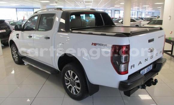 Nunua Ilio tumika Ford Ranger White Gari ndani ya Ezulwini nchini Hhohho Nunua Ilio tumika Ford Ranger White Gari ndani ya Ezulwini nchini Hhohho
