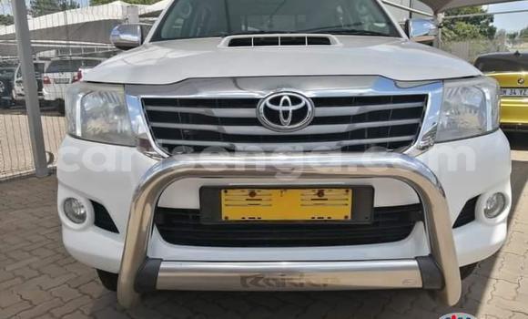 Nunua Ilio tumika Toyota Hilux White Gari ndani ya Big Bend nchini Wilaya ya Lubombo Nunua Ilio tumika Toyota Hilux White Gari ndani ya Big Bend nchini Wilaya ya Lubombo