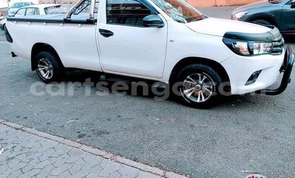 Buy Used Toyota Hilux White Car in Ezulwini in Hhohho