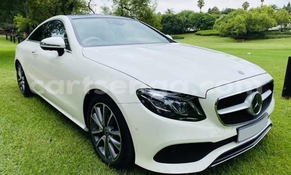 Acheter Occasion Voiture Mercedes‒Benz E–Class Blanc à Ezulwini, Hhohho