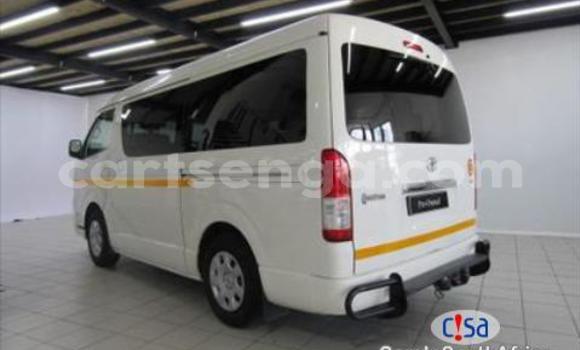Nunua Ilio tumika Toyota Hiace White Gari ndani ya Ezulwini nchini Hhohho Nunua Ilio tumika Toyota Hiace White Gari ndani ya Ezulwini nchini Hhohho
