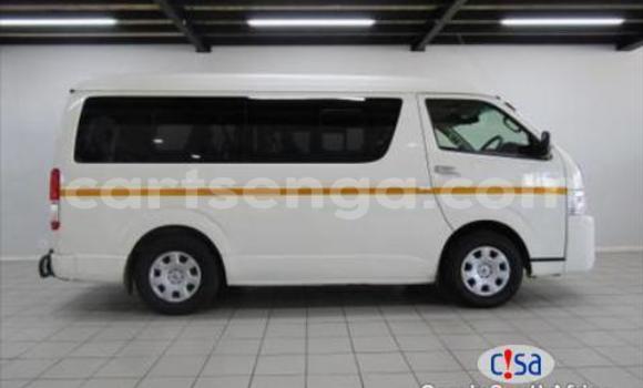 Nunua Ilio tumika Toyota Hiace White Gari ndani ya Ezulwini nchini Hhohho Nunua Ilio tumika Toyota Hiace White Gari ndani ya Ezulwini nchini Hhohho