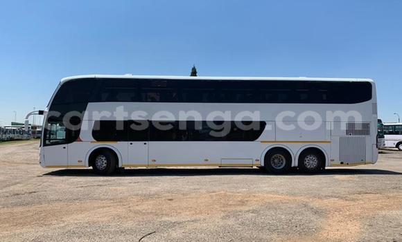 Buy Used Volvo F4 White Truck in Kubuta in Shiselweni District Buy Used Volvo F4 White Truck in Kubuta in Shiselweni District