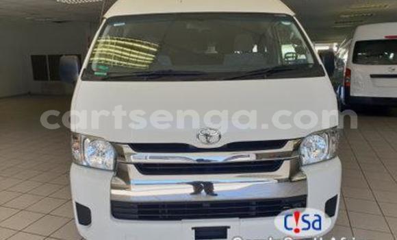 Nunua Ilio tumika Toyota Hiace White Gari ndani ya Bhunya nchini Manzini Nunua Ilio tumika Toyota Hiace White Gari ndani ya Bhunya nchini Manzini